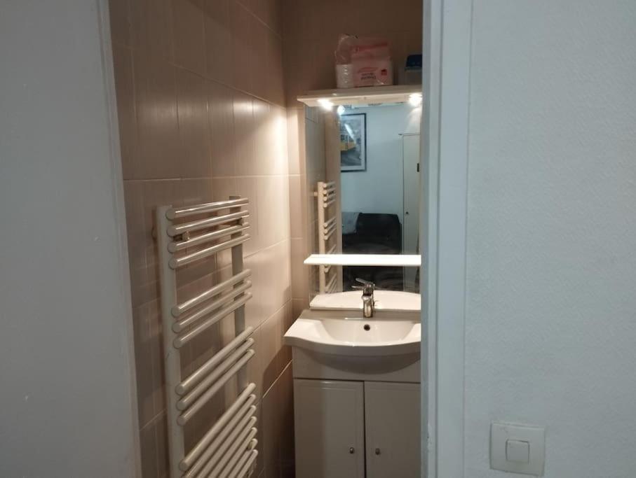 Studio Equipe Proche Aeroport Paris Cdg Lägenhet Vemars Exteriör bild