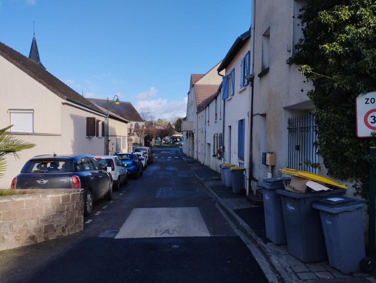 Studio Equipe Proche Aeroport Paris Cdg Lägenhet Vemars Exteriör bild